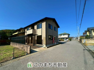 【前面道路含む現地写真】 | 宇都宮市鶴田３丁目戸建 | 前面道路は広々としてます！運転が苦手な方でもお車の出し入れ簡単で安心です☆
