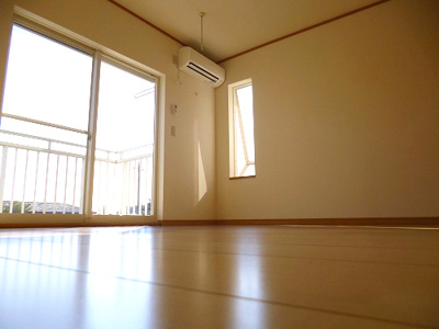 【居間・リビング】 | ハウス・ビル | 小窓付き