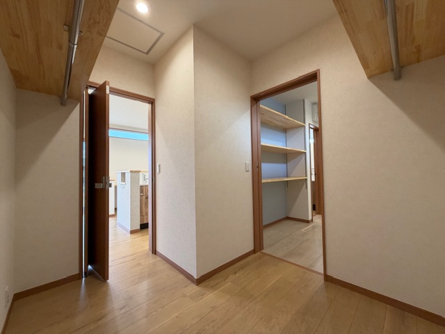 都城市高城町大井手の新築一戸建の収納