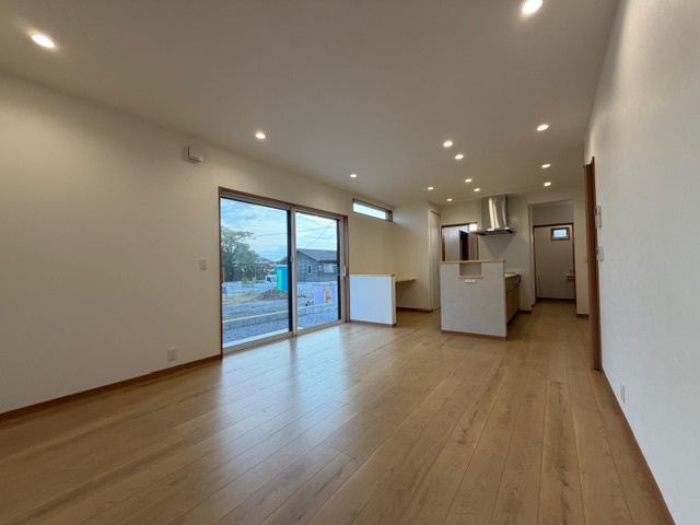 都城市高城町大井手の新築一戸建の居間・リビング