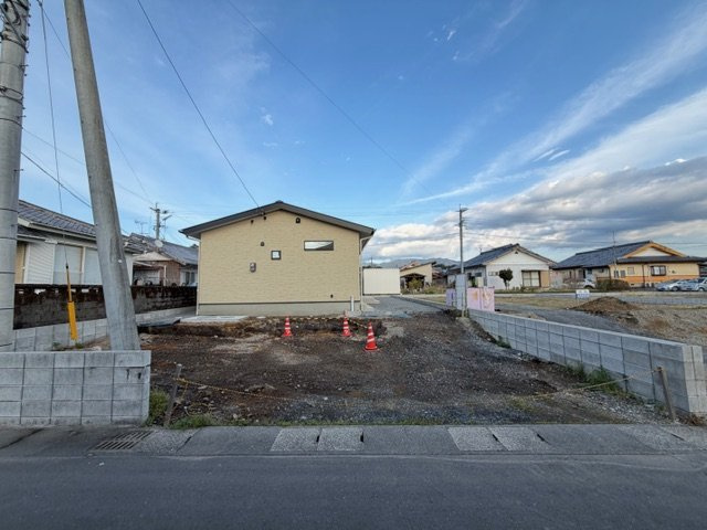都城市高城町大井手の新築一戸建の駐車場