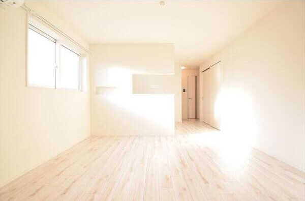 リラサーレの居間・リビング