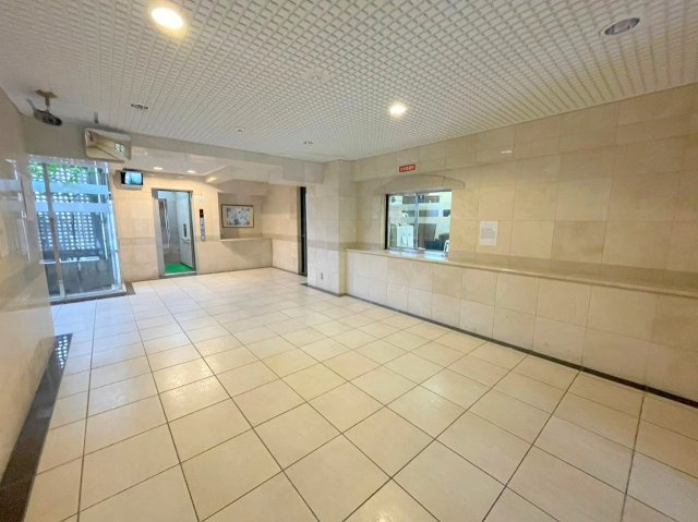 プルメリア東三国ウエストのエントランス