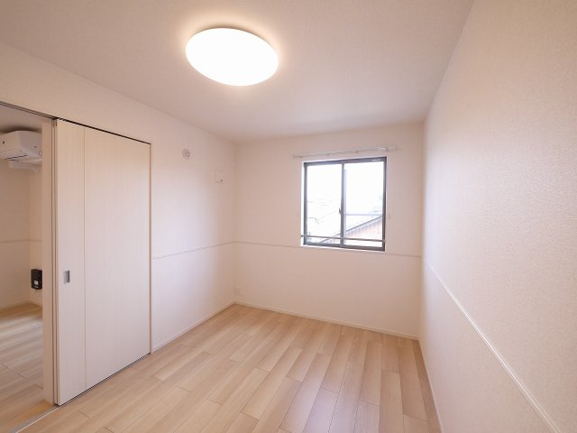 プラシード（大和郡山市）の寝室|落ち着いた色調の寝室です