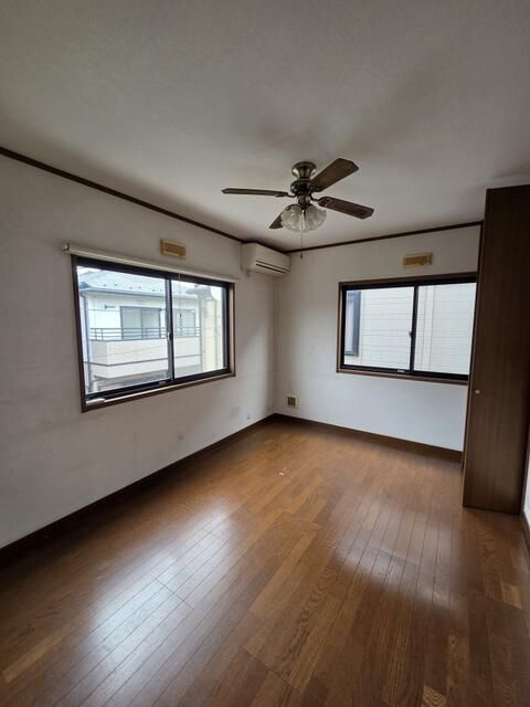 三鷹市中原３丁目の中古一戸建の居間・リビング