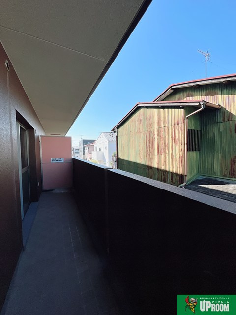 ファミーユ・レイの駐車場