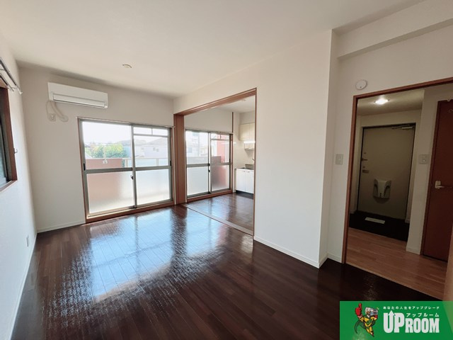 ファミーユ・レイの居間・リビング