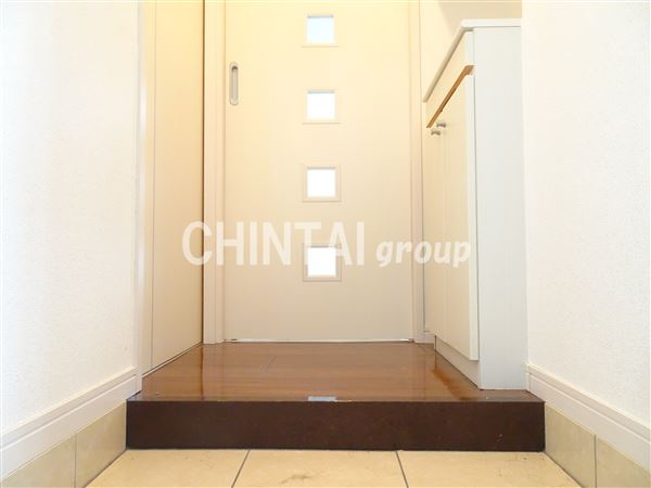 アルバーダ・Kの玄関