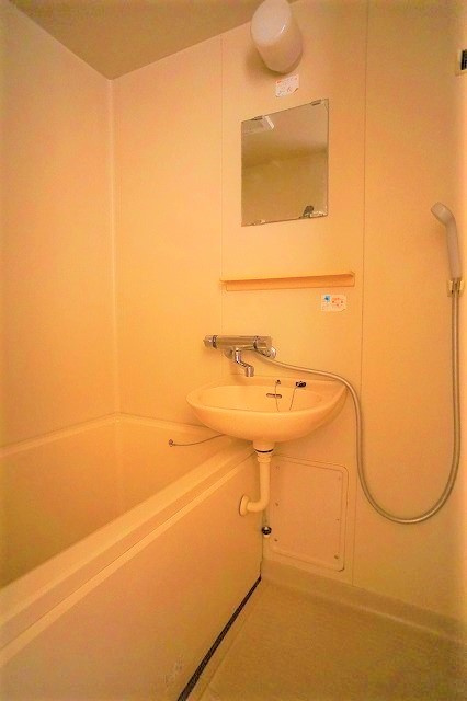 ハイツアーバンヒルズの浴室