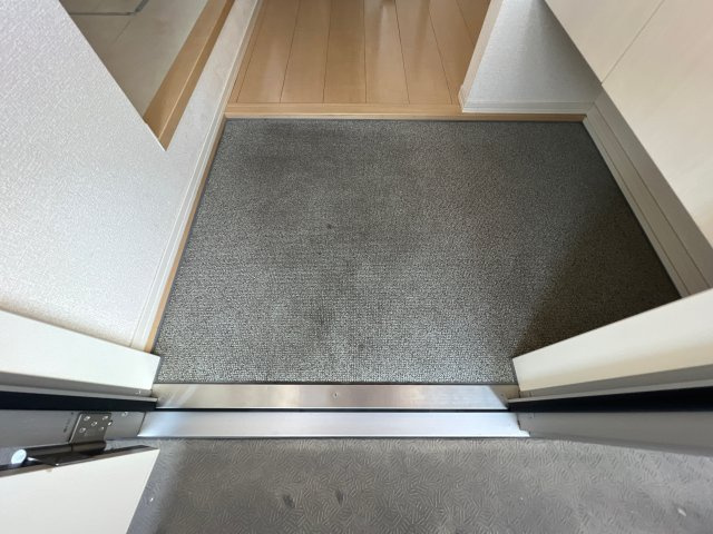 ハイツ中浜の玄関