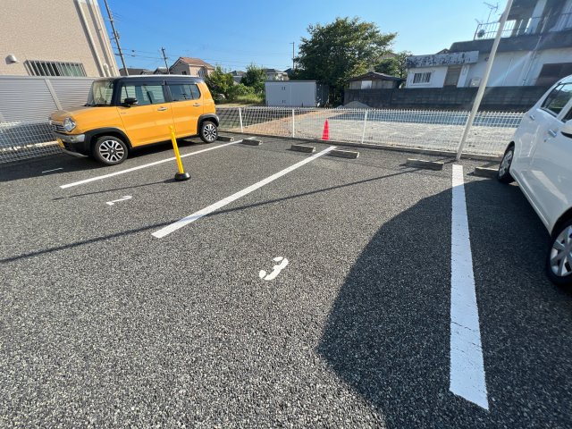 ハイツ中浜の駐車場