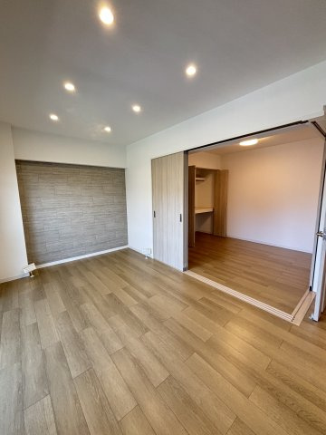 庚午ハイツの洋室