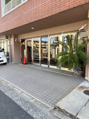 庚午ハイツのエントランス