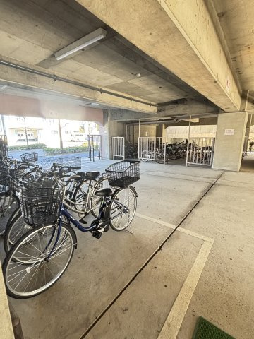 庚午ハイツの駐輪場