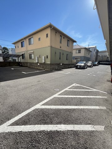 庚午ハイツの駐車場