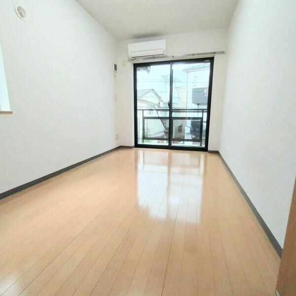 ｃｏｍｏｄｏ東小岩の居間・リビング