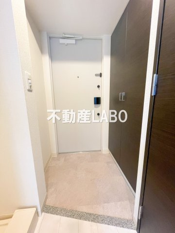 エステムコート大阪WESTⅡの玄関