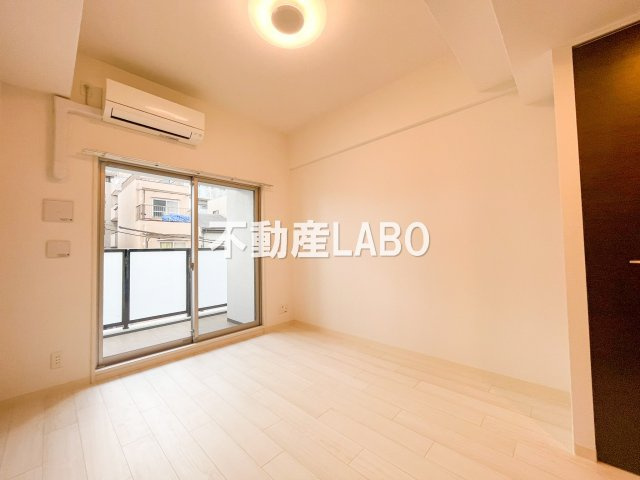 エステムコート大阪WESTⅡの居間・リビング