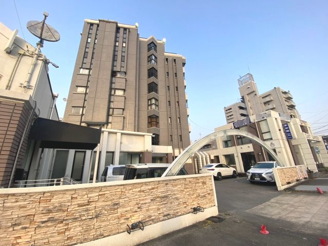 イーストガーデン杉の木館の外観