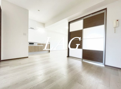 【居間・リビング】 | リアライズ羽村 | 洋室のお部屋です。