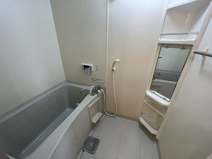 エステートたつみの駐車場