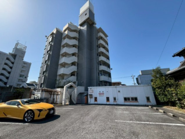 イーストガーデン杉の木館の外観