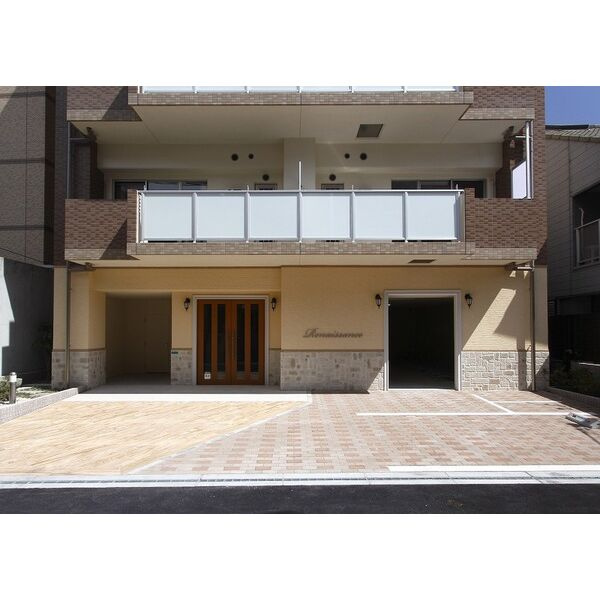 ルネサンスのエントランス