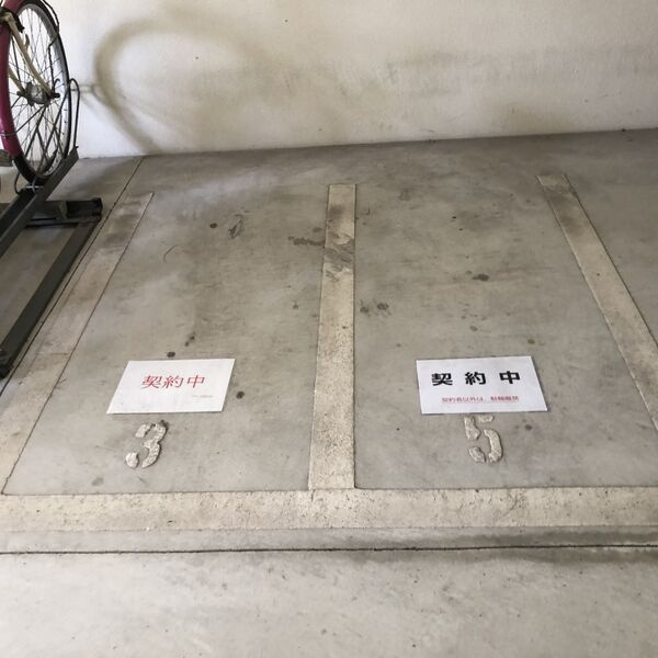 ルネサンスの駐車場