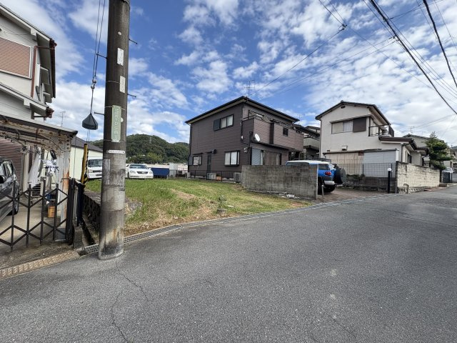 生駒郡平群町北信貴ヶ丘２丁目の前面道路含む現地写真