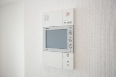 【セキュリティ】 | JMFレジデンス海老江 | モニター付きインターフォンです。