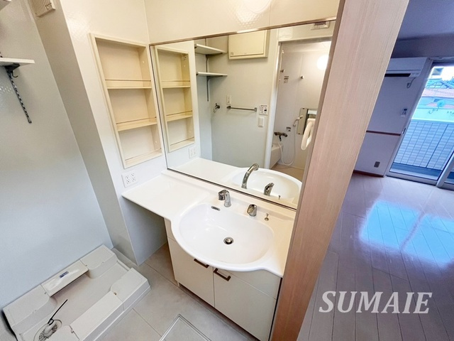 Ｉ.ヴィレッジ　ＥＡＳＴの洗面所|独立洗面台！