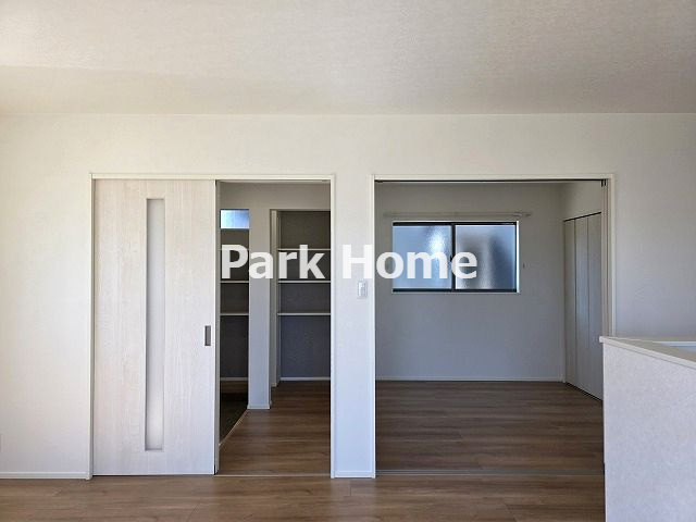 香南市野市町西野 ⑧ 新築戸建ての洋室|１F：15.1LDK+4.5洋室