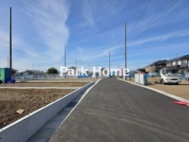 香南市野市町西野 ⑧ 新築戸建ての前面道路含む現地写真|北側前面道路