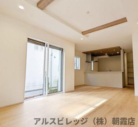 新築/練馬区大泉学園町6丁目　3期全1棟の居間・リビング