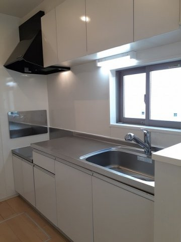 グラシオッソＢ　　刈谷市近郊の賃貸はクラスホームのキッチン|コンパクトなキッチンで掃除もラクラク