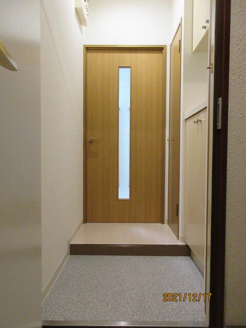 ロイヤルコート府中の玄関