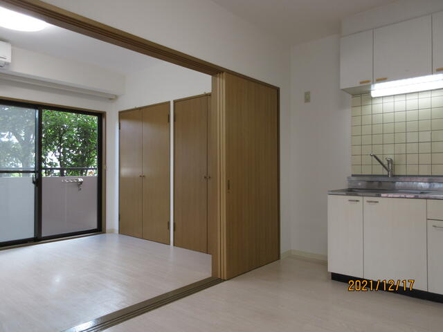 ロイヤルコート府中の洋室