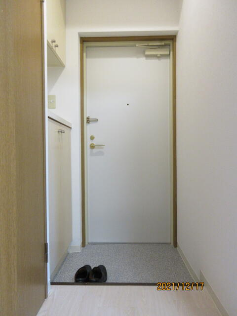 ロイヤルコート府中の玄関