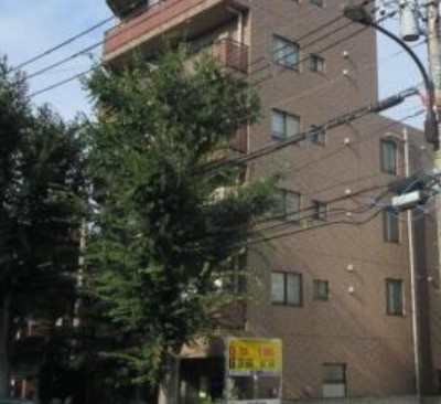 ロイヤルコート府中のエントランス