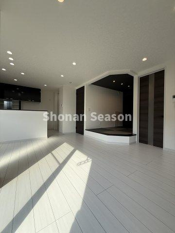 【居間・リビング】 | リビング繋がりの畳コーナーは、育児・家事に用途を限りません♪