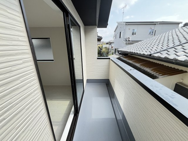 【バルコニー】 | 糟屋郡篠栗町和田2丁目2期　2号棟（全2棟）【仲介手数料無料・0円】 | 施工例。施工例は完成時と異なる場合があります。