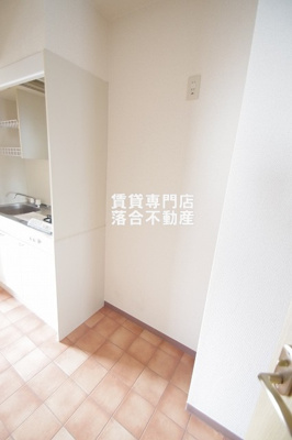 【設備】 | ENARIBLDⅢ | 冷蔵庫置場