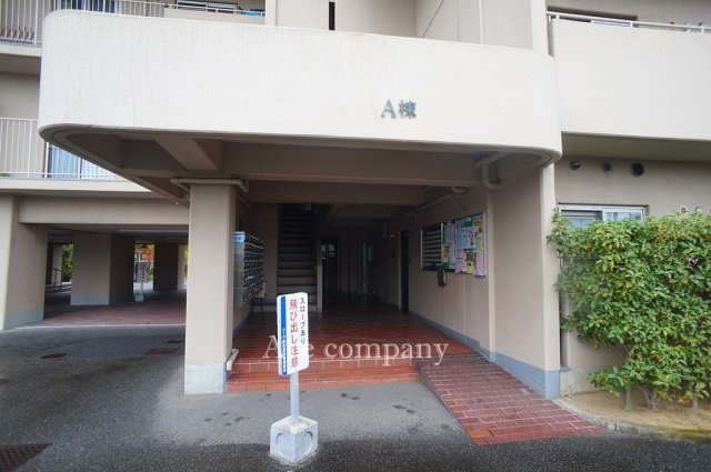 【エントランス】 | コープ野村恩智A棟 | 【A棟】