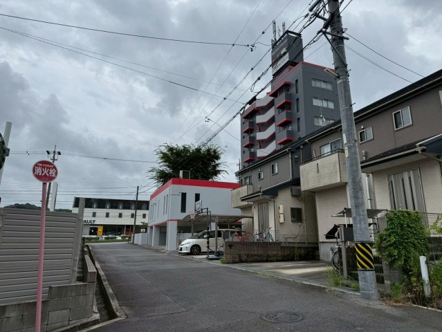 コメルスⅢの周辺