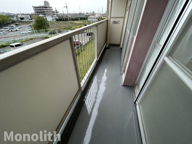津久野南３号棟のバルコニー