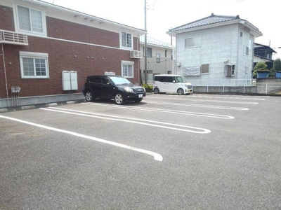 【駐車場】 | ラフィーネＣ