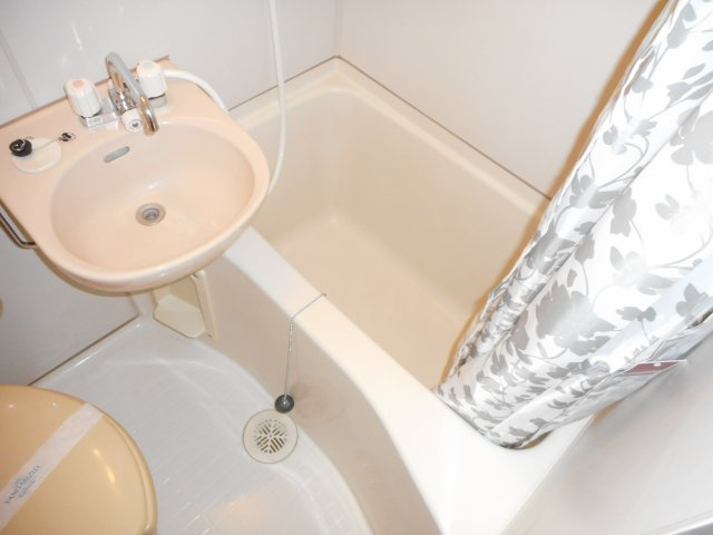 【浴室】 | ユトリロ平川本町 | （※写真はイメージです、現況優先となります）