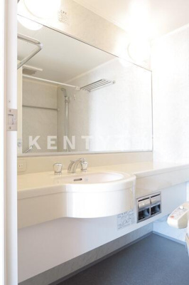 【洗面所】 | ＬａＳａｎｔｅ池田山 | コンパクトで使いやすい洗面所