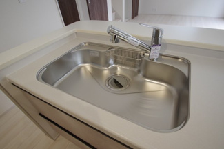 【キッチン】 | 【仲介手数料無料！！】府中市白糸台3丁目　新築戸建て（全1棟）1号棟　6380万円 | 浄水器付き水栓