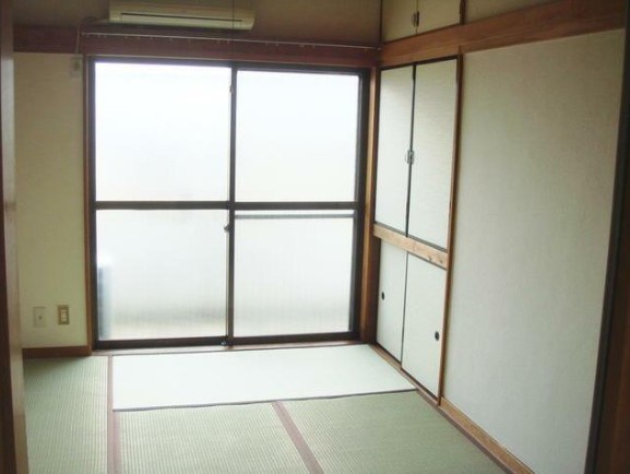 コーポクワバラの居間・リビング